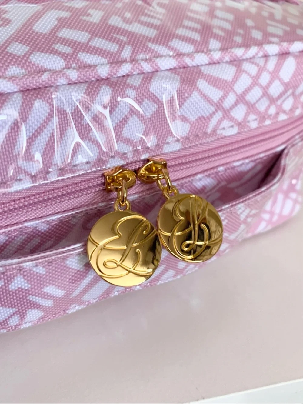 Hold NWOT Estée Lauder Pink vanity case